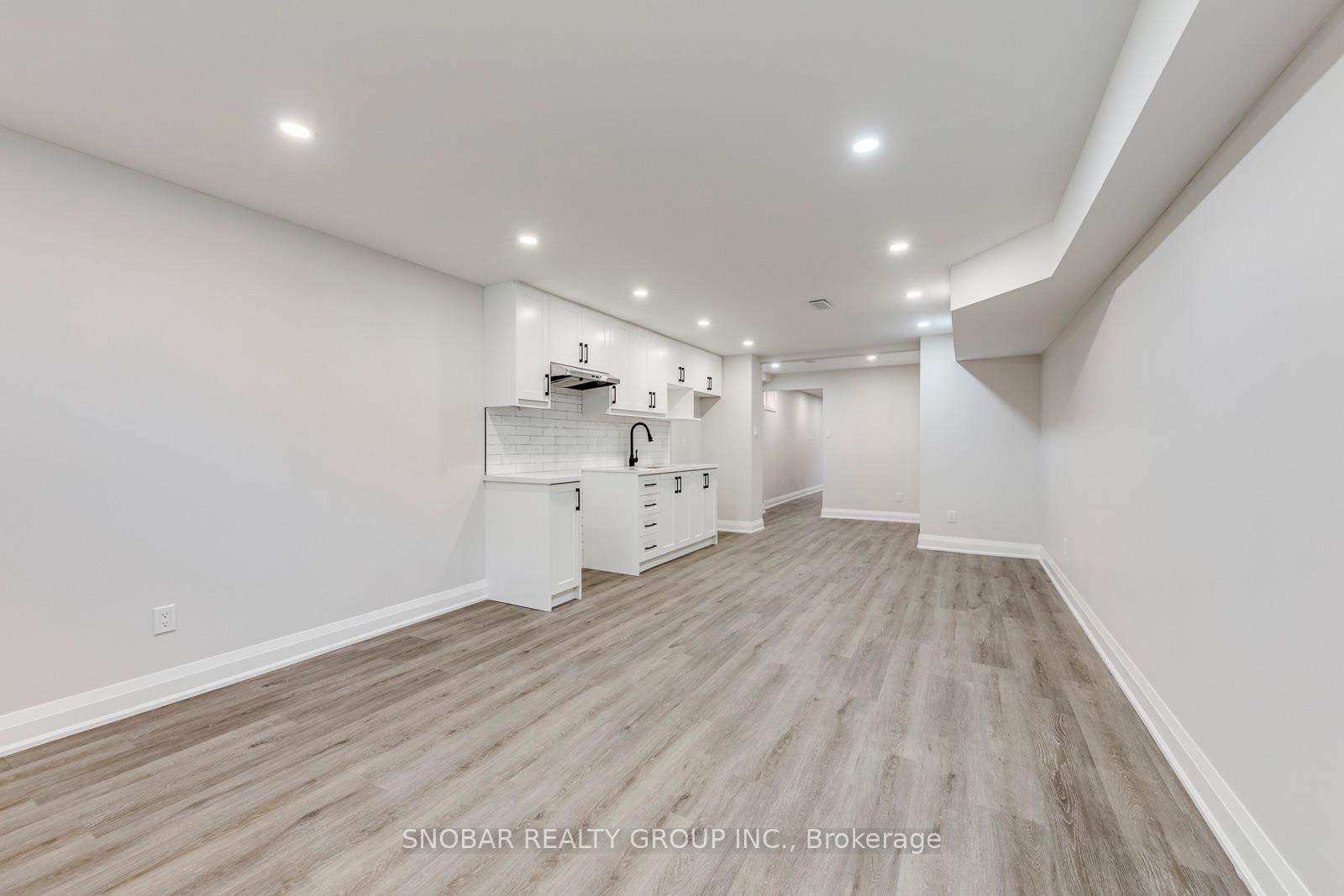 Photo 32 of 99 Sun Row Drive, Etobicoke, Willowridge-Martingrove-Richview — HOMEH