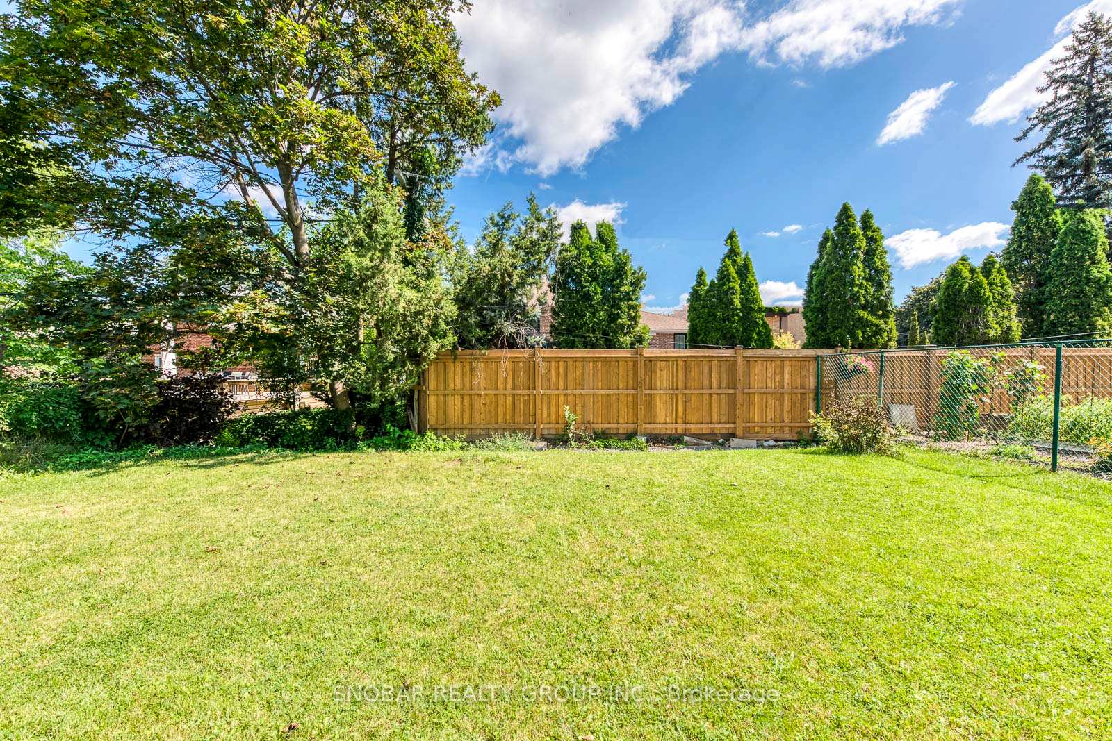 Photo 34 of 99 Sun Row Drive, Etobicoke, Willowridge-Martingrove-Richview — HOMEH
