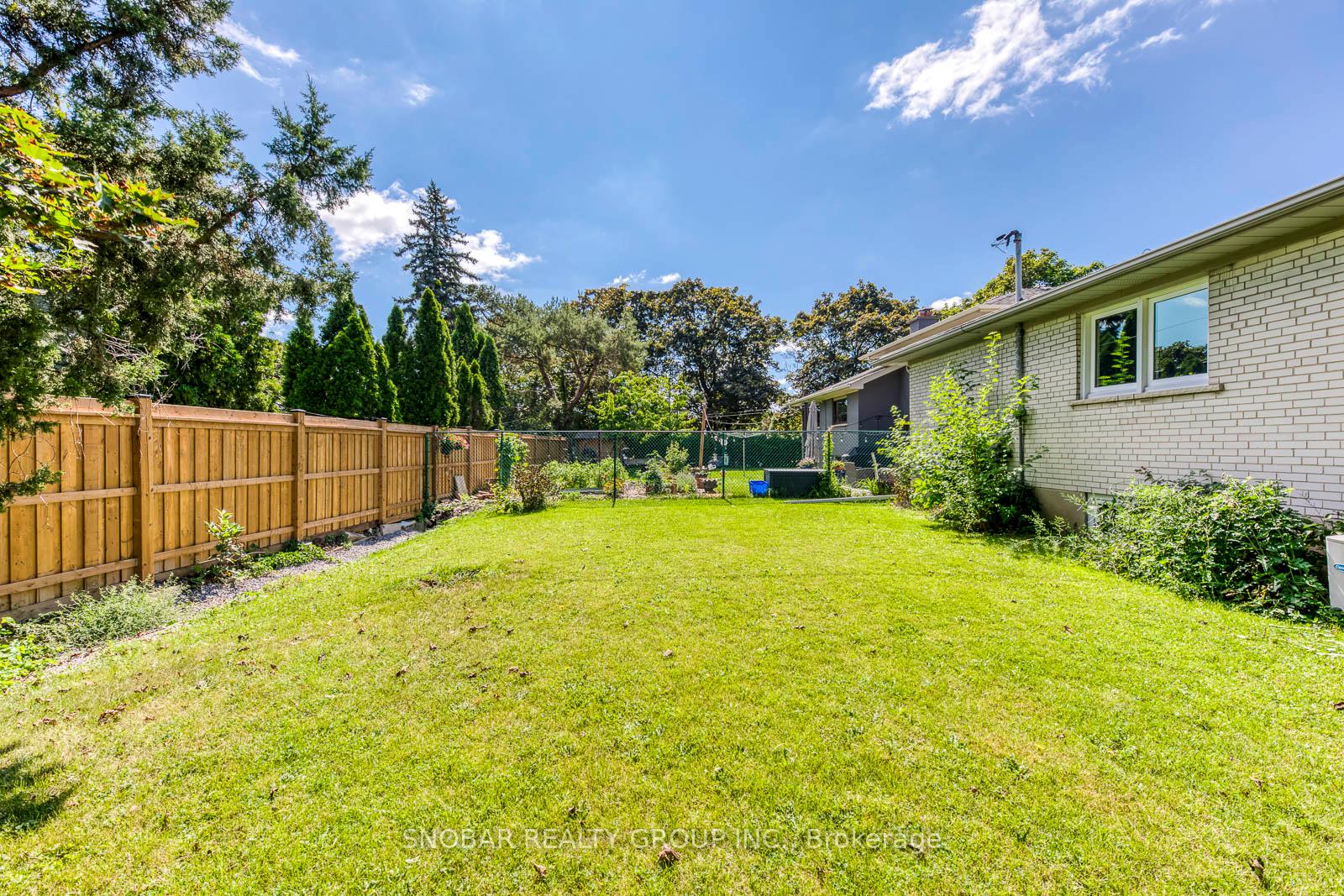 Photo 37 of 99 Sun Row Drive, Etobicoke, Willowridge-Martingrove-Richview — HOMEH