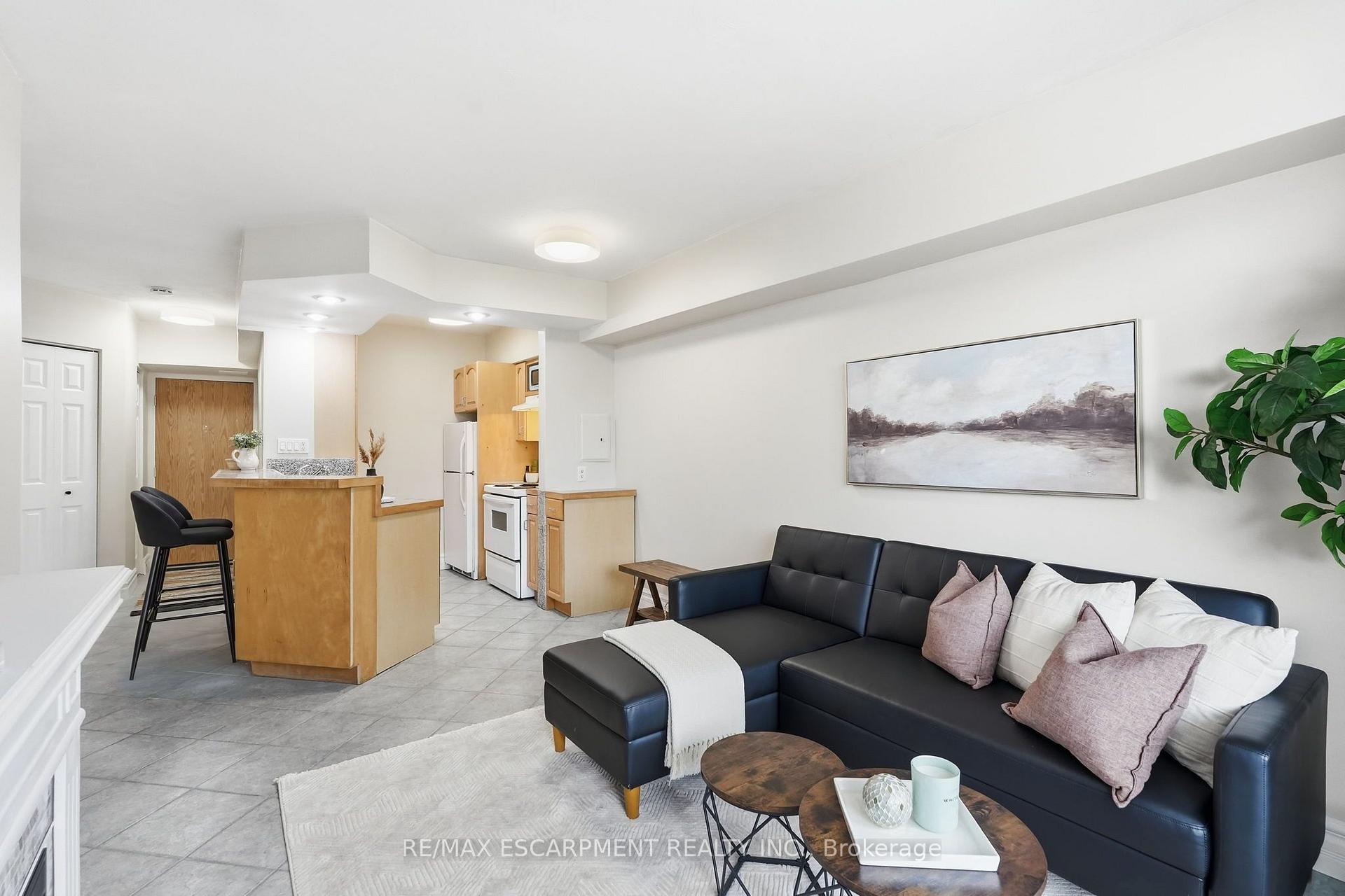 Photo 9 of Unit PH 802, 101 Queen Street S, Hamilton, Durand — HOMEH