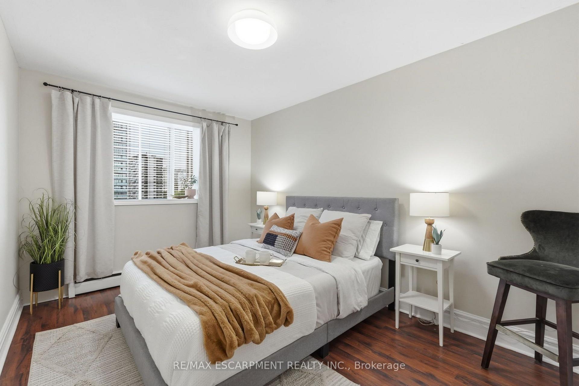 Photo 16 of Unit PH 802, 101 Queen Street S, Hamilton, Durand — HOMEH