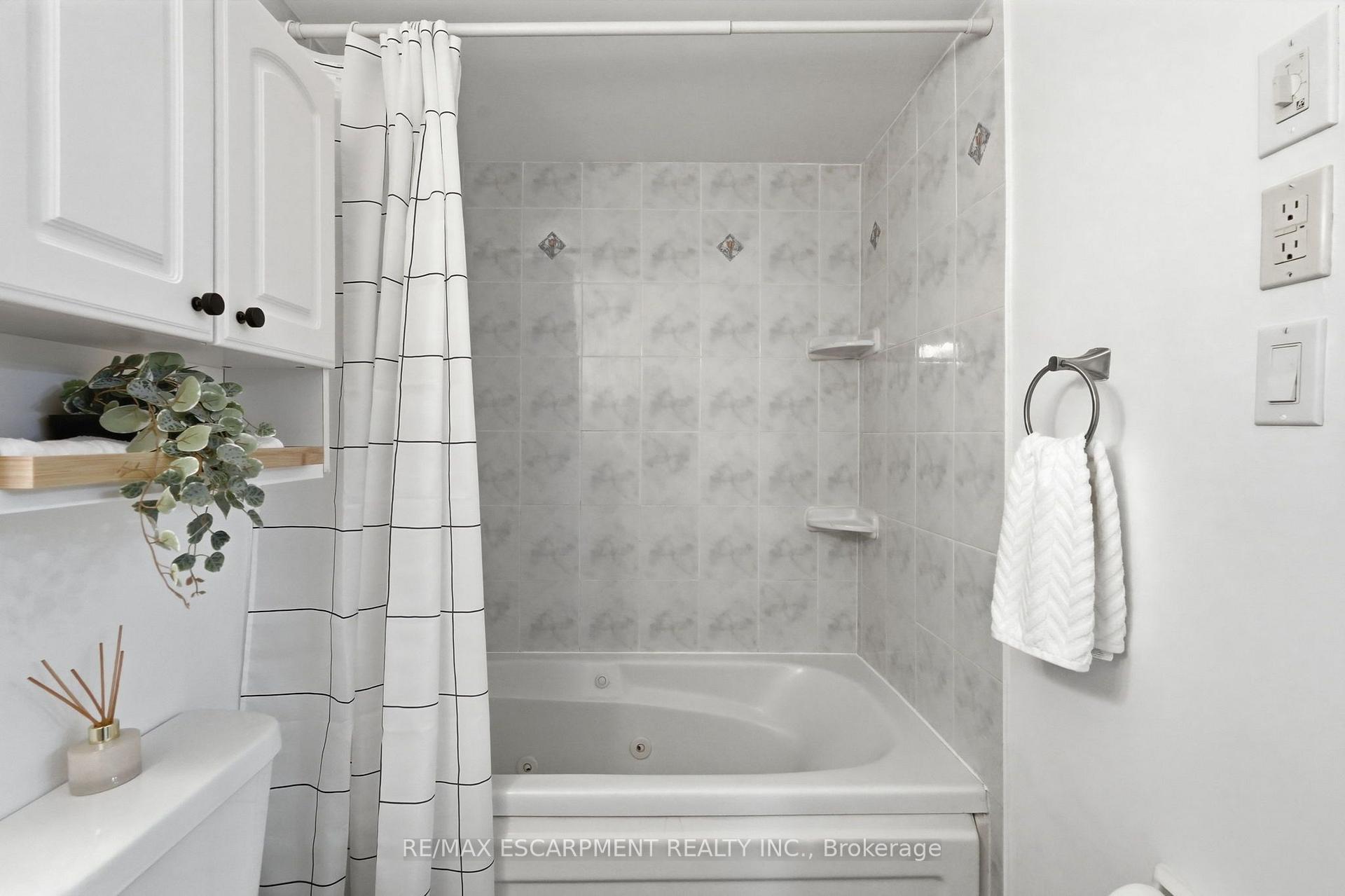 Photo 19 of Unit PH 802, 101 Queen Street S, Hamilton, Durand — HOMEH