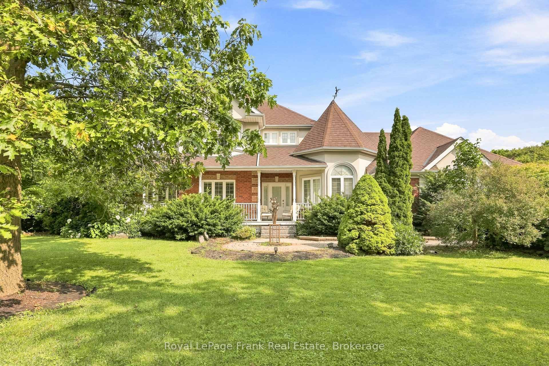 Photo 4 of 2 Wilson House Drive, Whitby, Rural Whitby — HOMEH