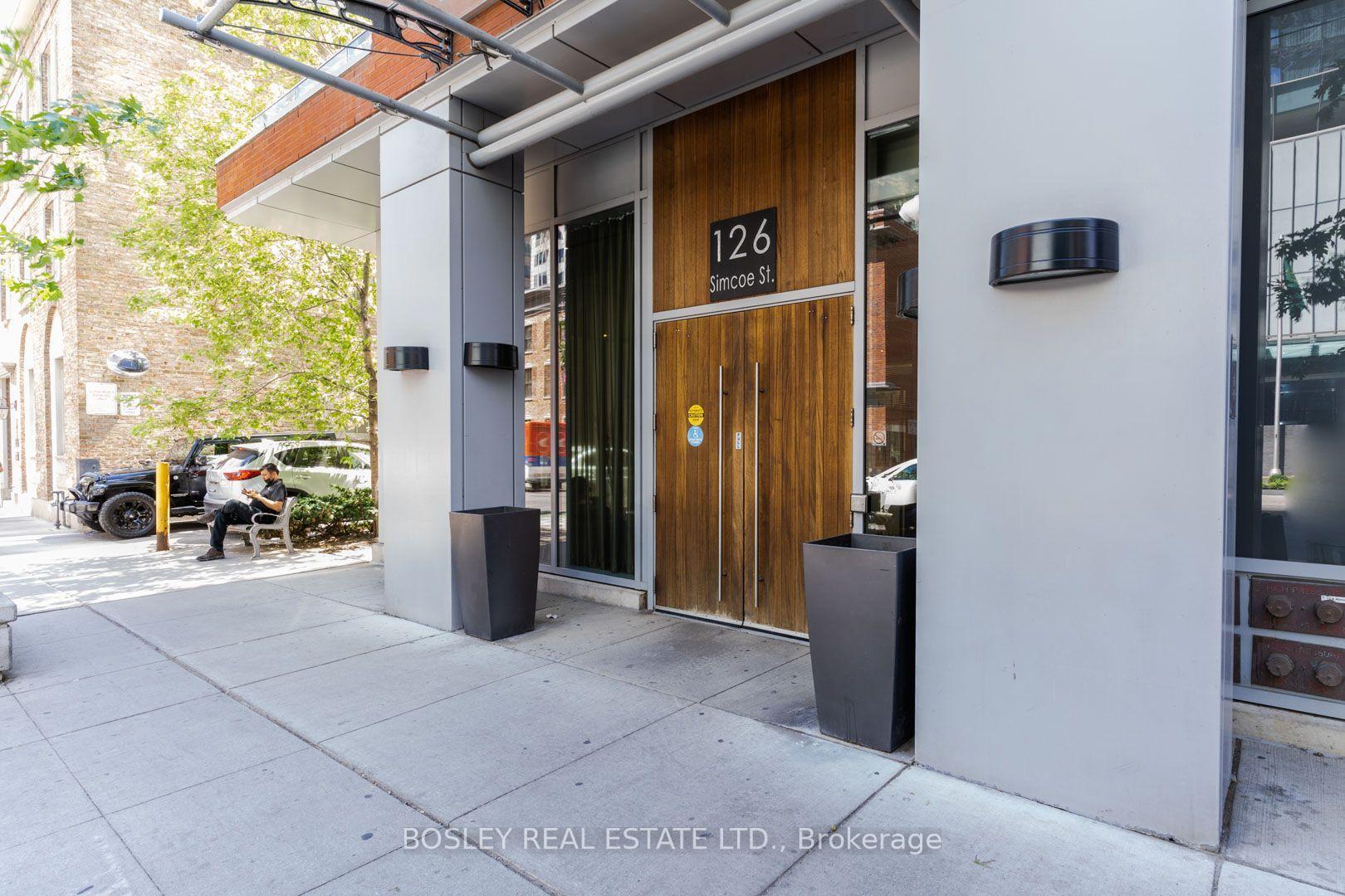 Photo 2 of Unit 1302, 126 Simcoe Street, Toronto, University — HOMEH