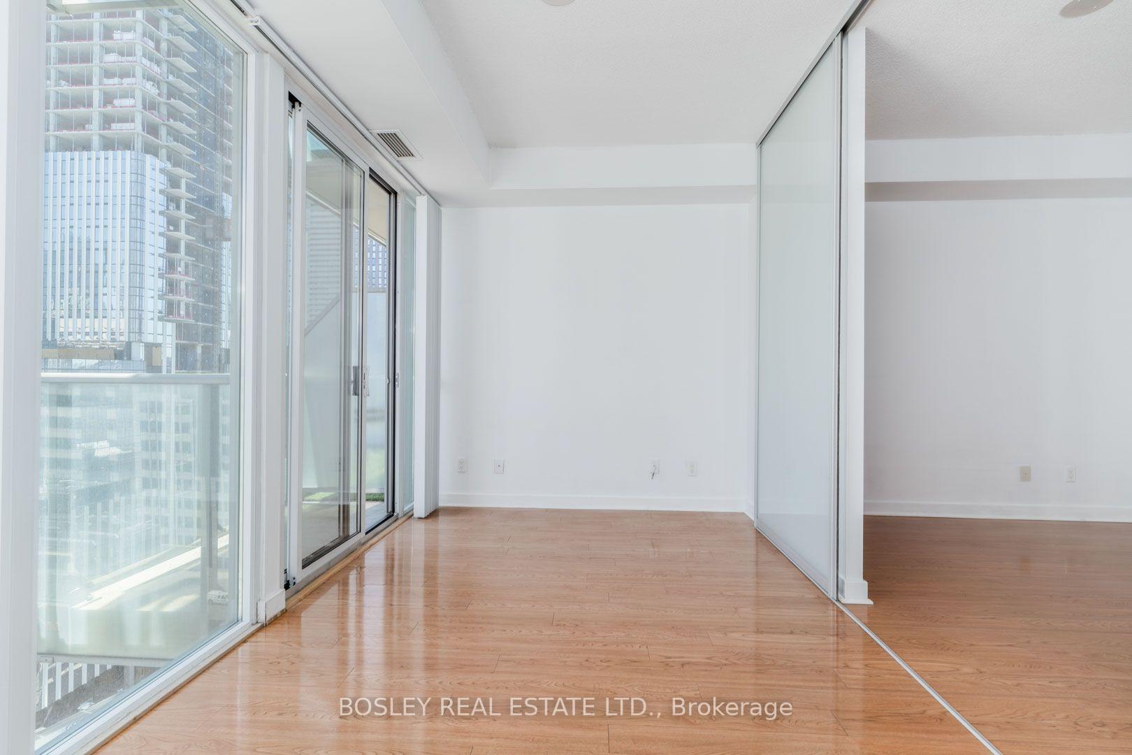Photo 4 of Unit 1302, 126 Simcoe Street, Toronto, University — HOMEH