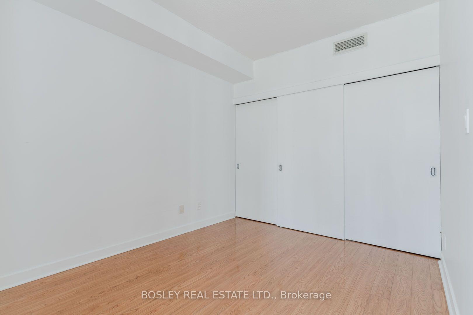 Photo 7 of Unit 1302, 126 Simcoe Street, Toronto, University — HOMEH
