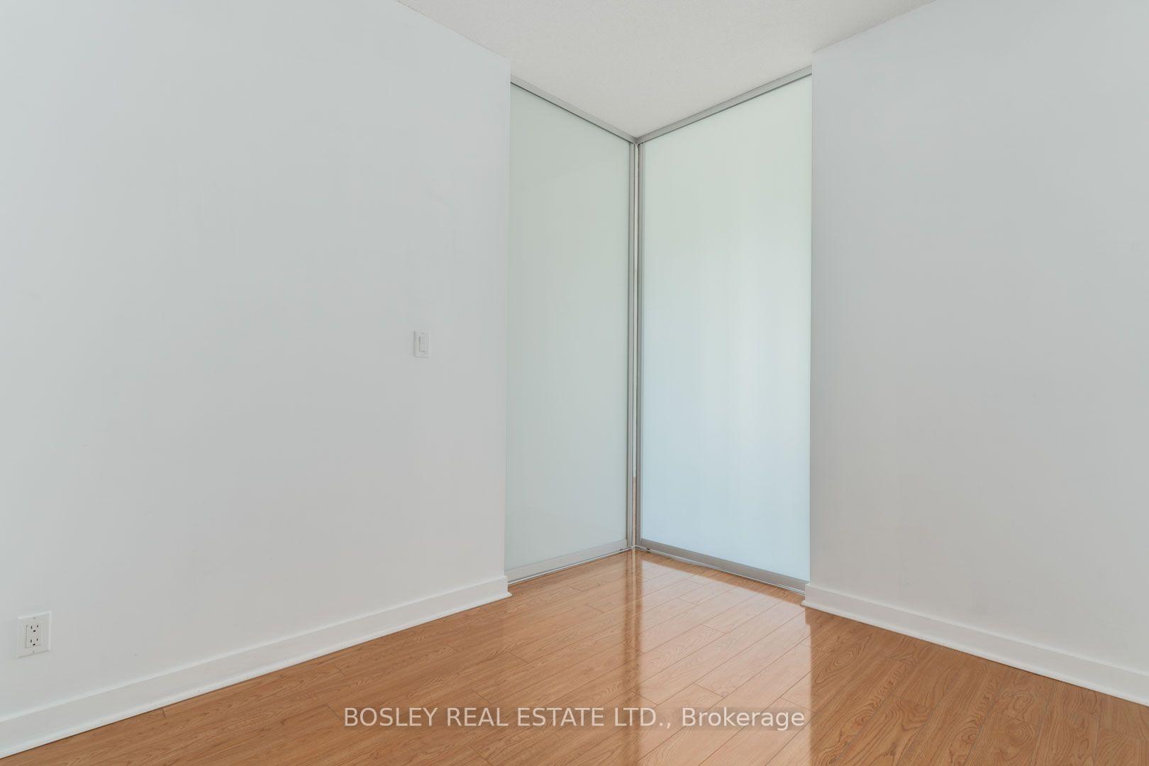 Photo 10 of Unit 1302, 126 Simcoe Street, Toronto, University — HOMEH