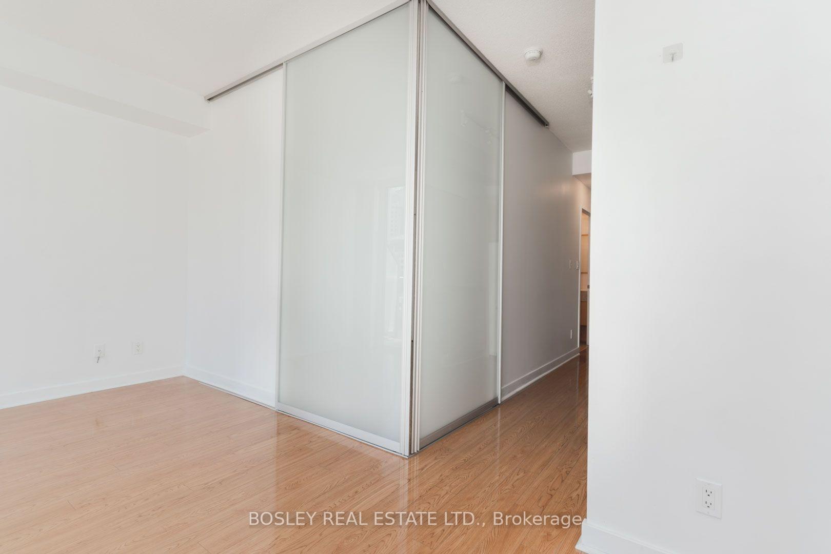 Photo 11 of Unit 1302, 126 Simcoe Street, Toronto, University — HOMEH