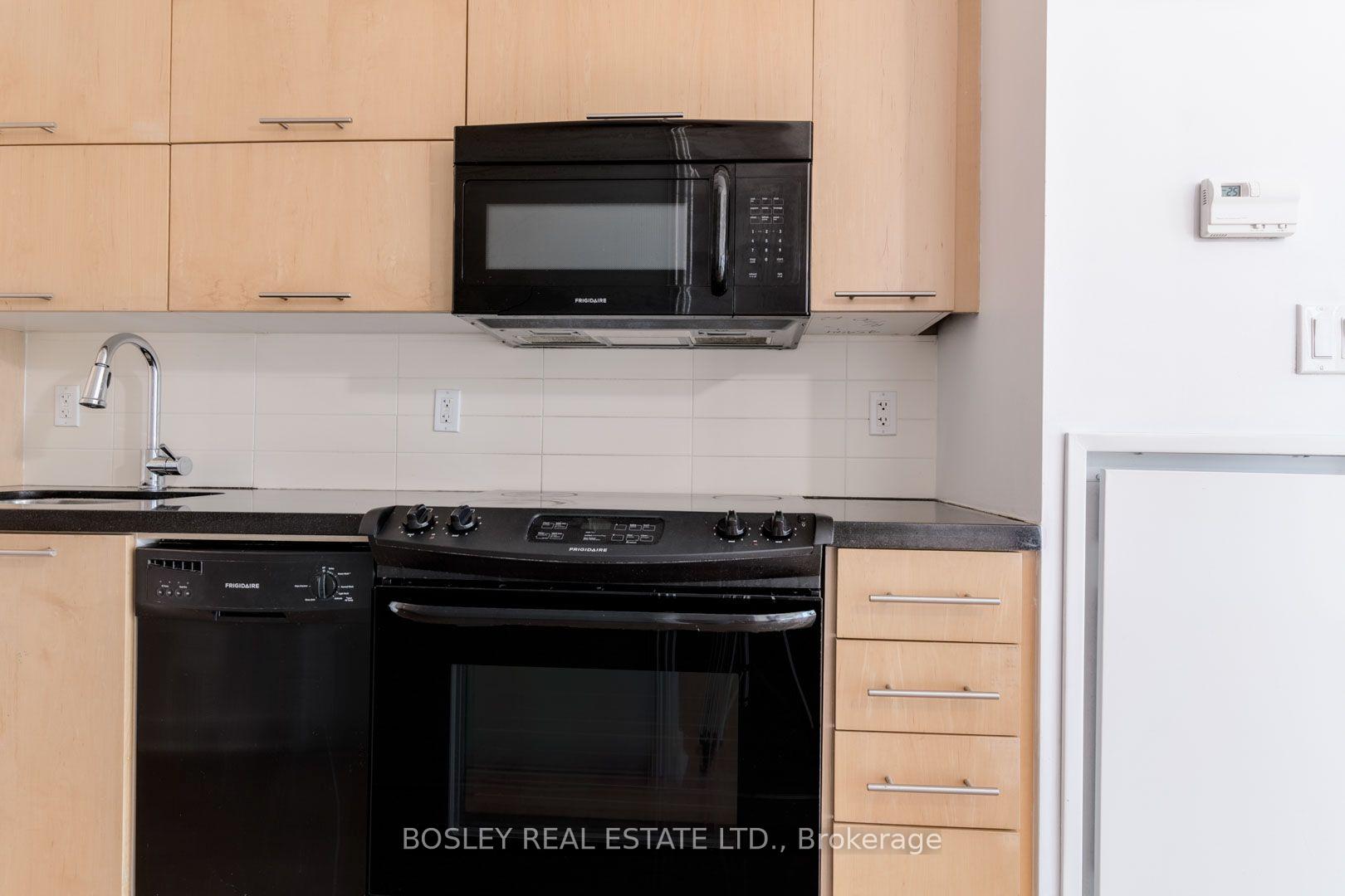 Photo 13 of Unit 1302, 126 Simcoe Street, Toronto, University — HOMEH