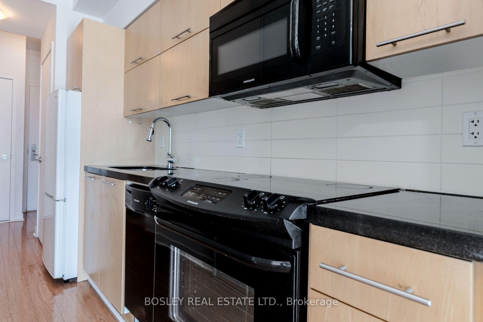 Photo 14 of Unit 1302, 126 Simcoe Street, Toronto, University — HOMEH