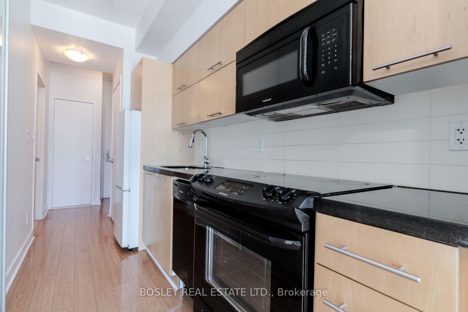 Photo 15 of Unit 1302, 126 Simcoe Street, Toronto, University — HOMEH