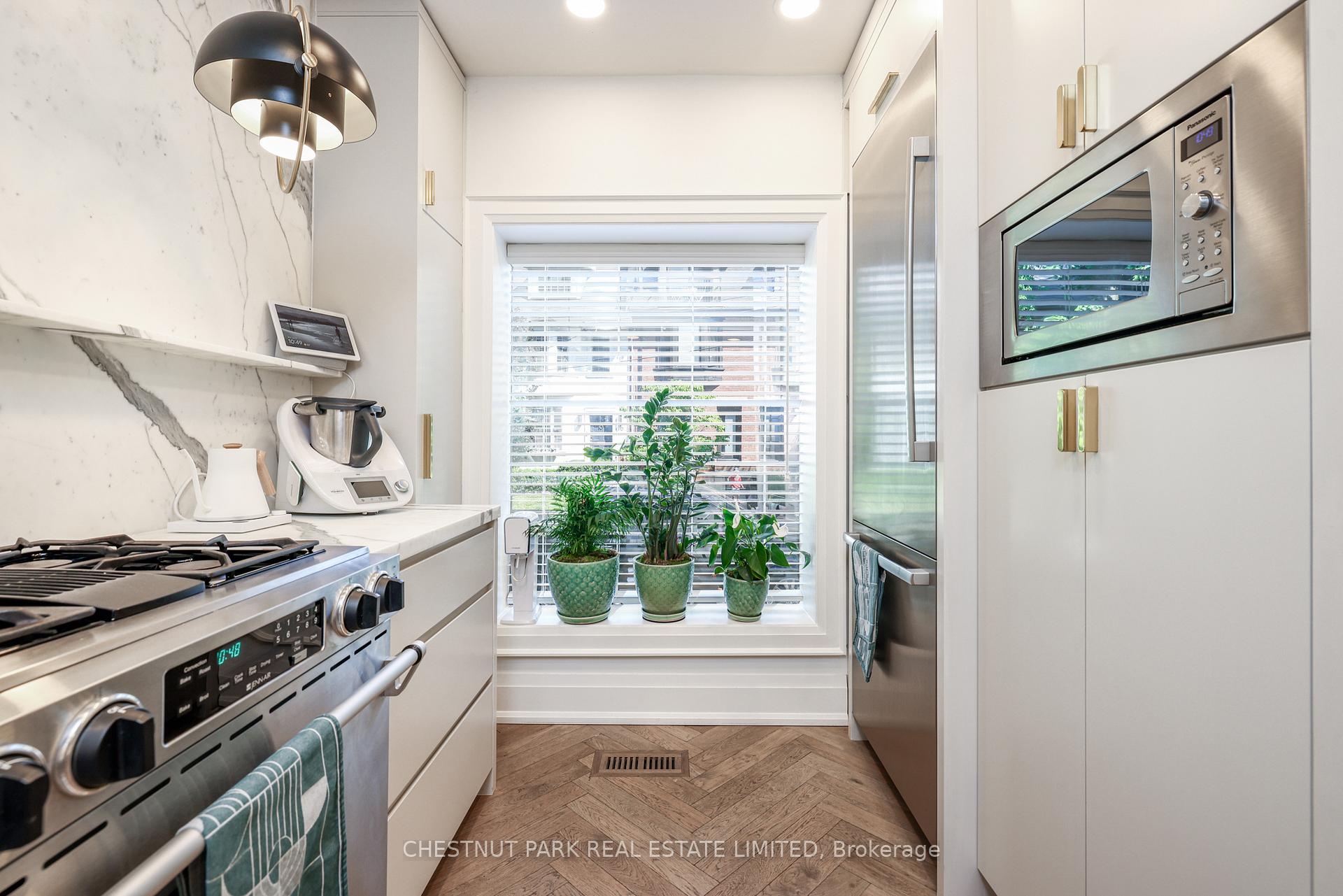 Photo 8 of 27 Gibson Avenue, Toronto, The Annex — HOMEH