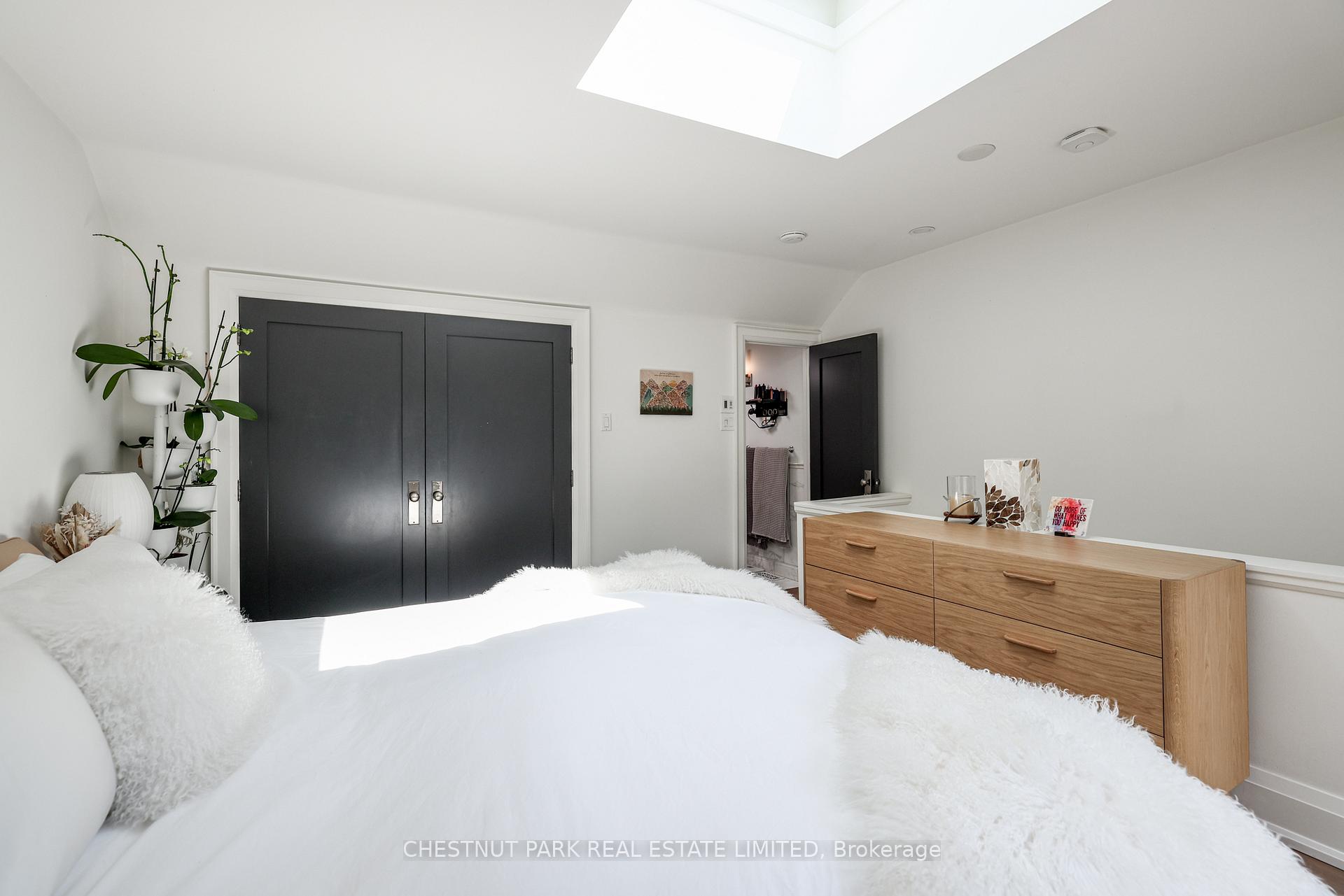 Photo 20 of 27 Gibson Avenue, Toronto, The Annex — HOMEH