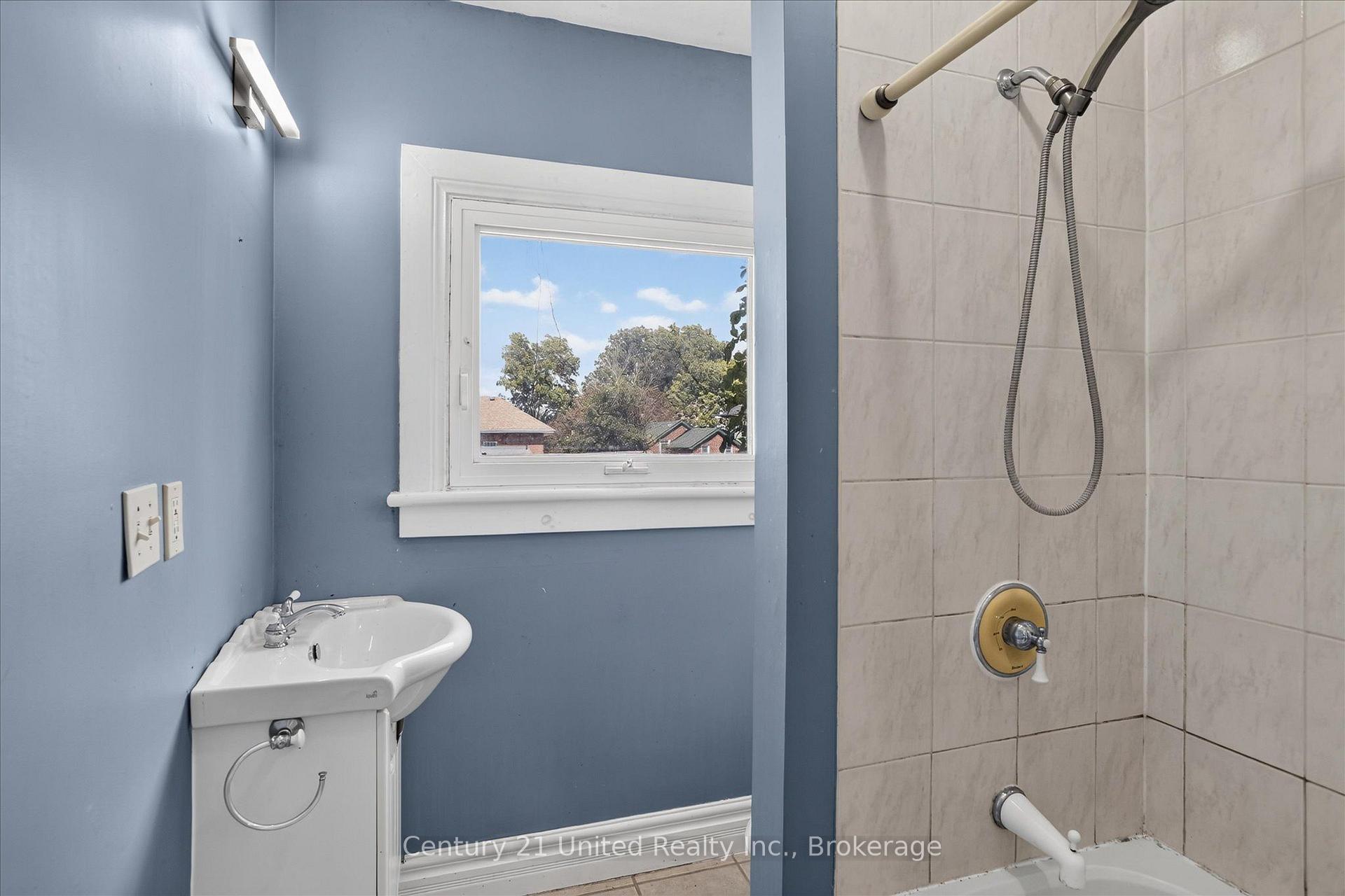 Photo 15 of 272 Burnham Street, Peterborough, Ashburnham Ward 4 — HOMEH