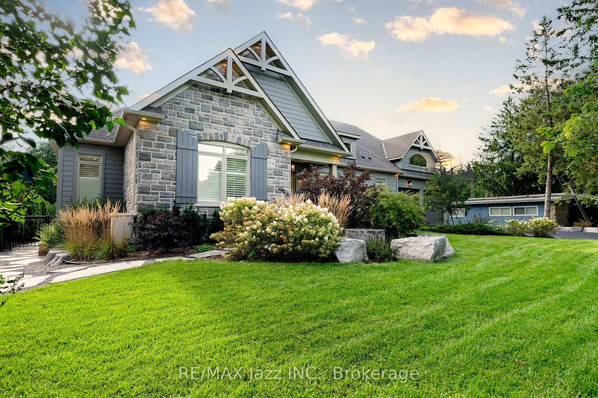 Photo 2 of 54 Ward Street, Whitby, Rural Whitby — HOMEH