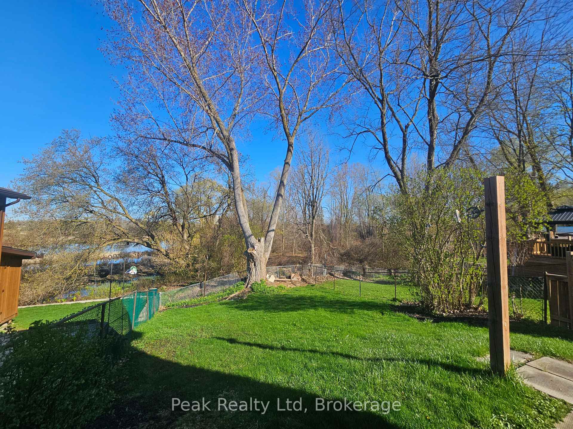 Photo 4 of 122 Keats Drive, Woodstock, Woodstock - South — HOMEH