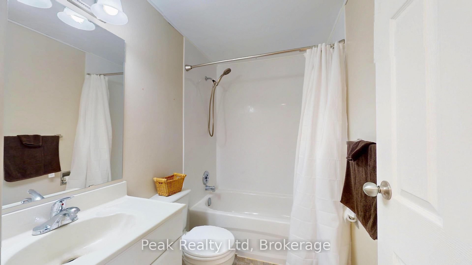 Photo 17 of 122 Keats Drive, Woodstock, Woodstock - South — HOMEH
