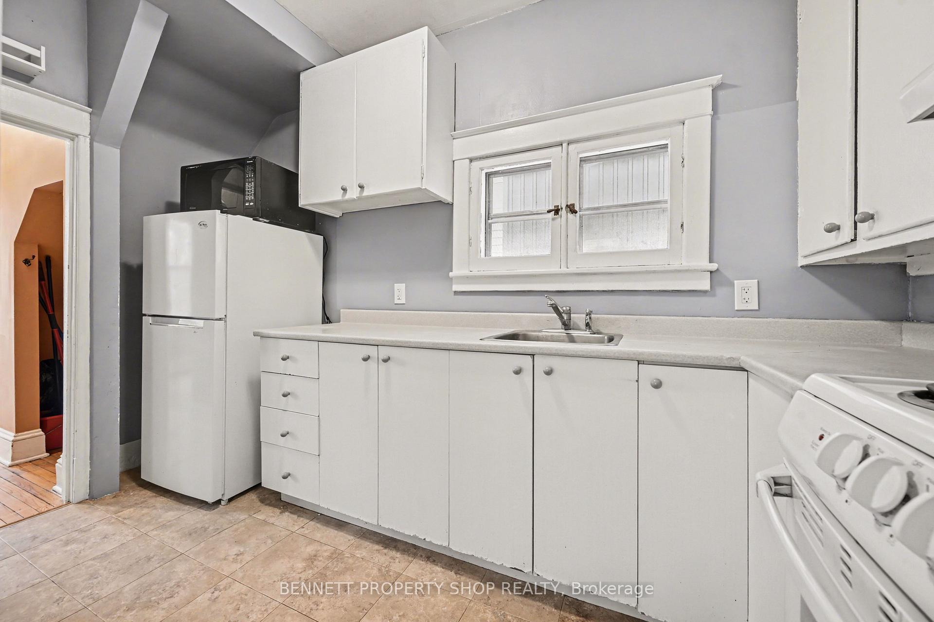 Photo 3 of 56 Smirle Avenue, Ottawa, Ottawa West — HOMEH