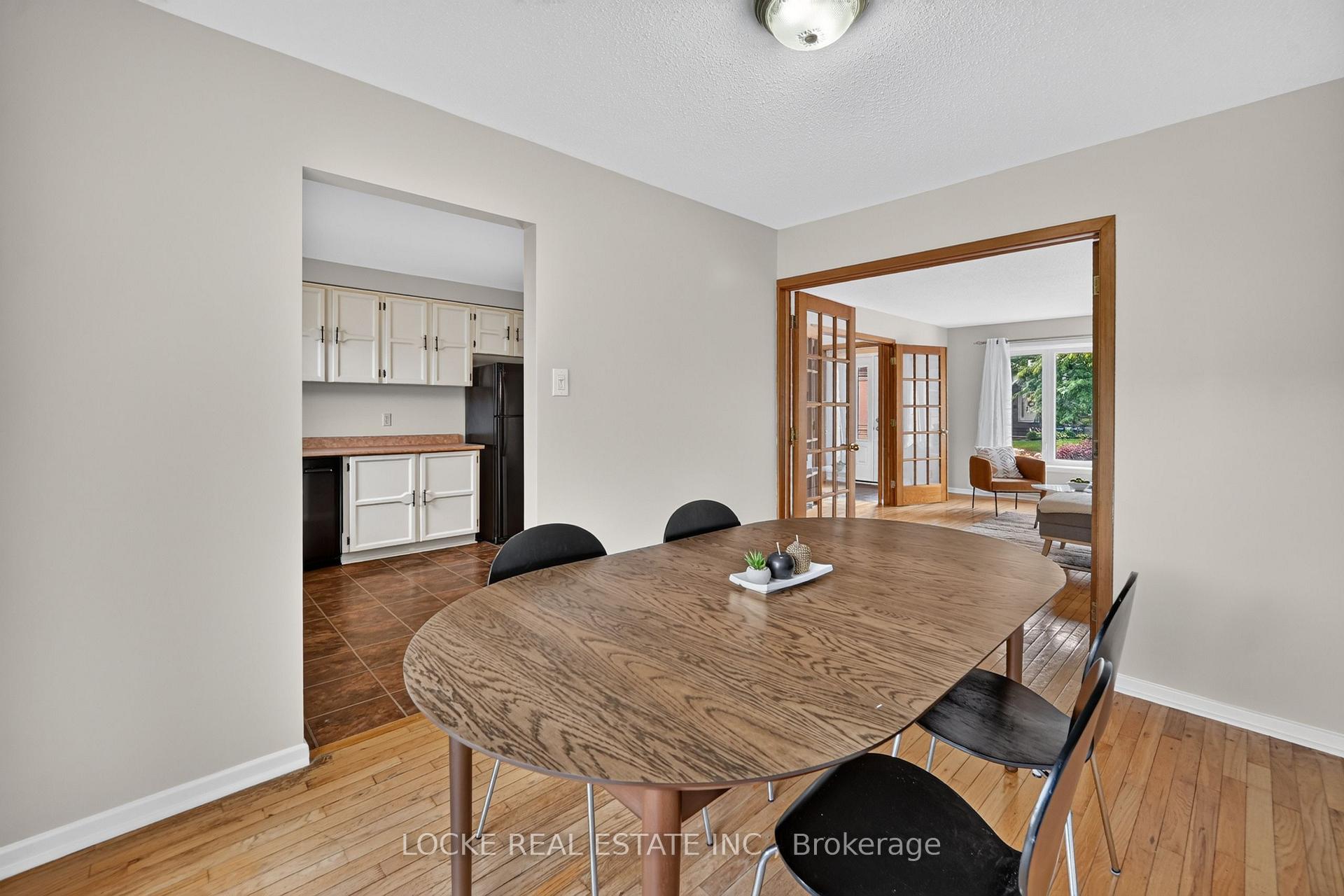Photo 9 of 1161 Beaujolais Crescent, Ottawa, Convent Glen — HOMEH