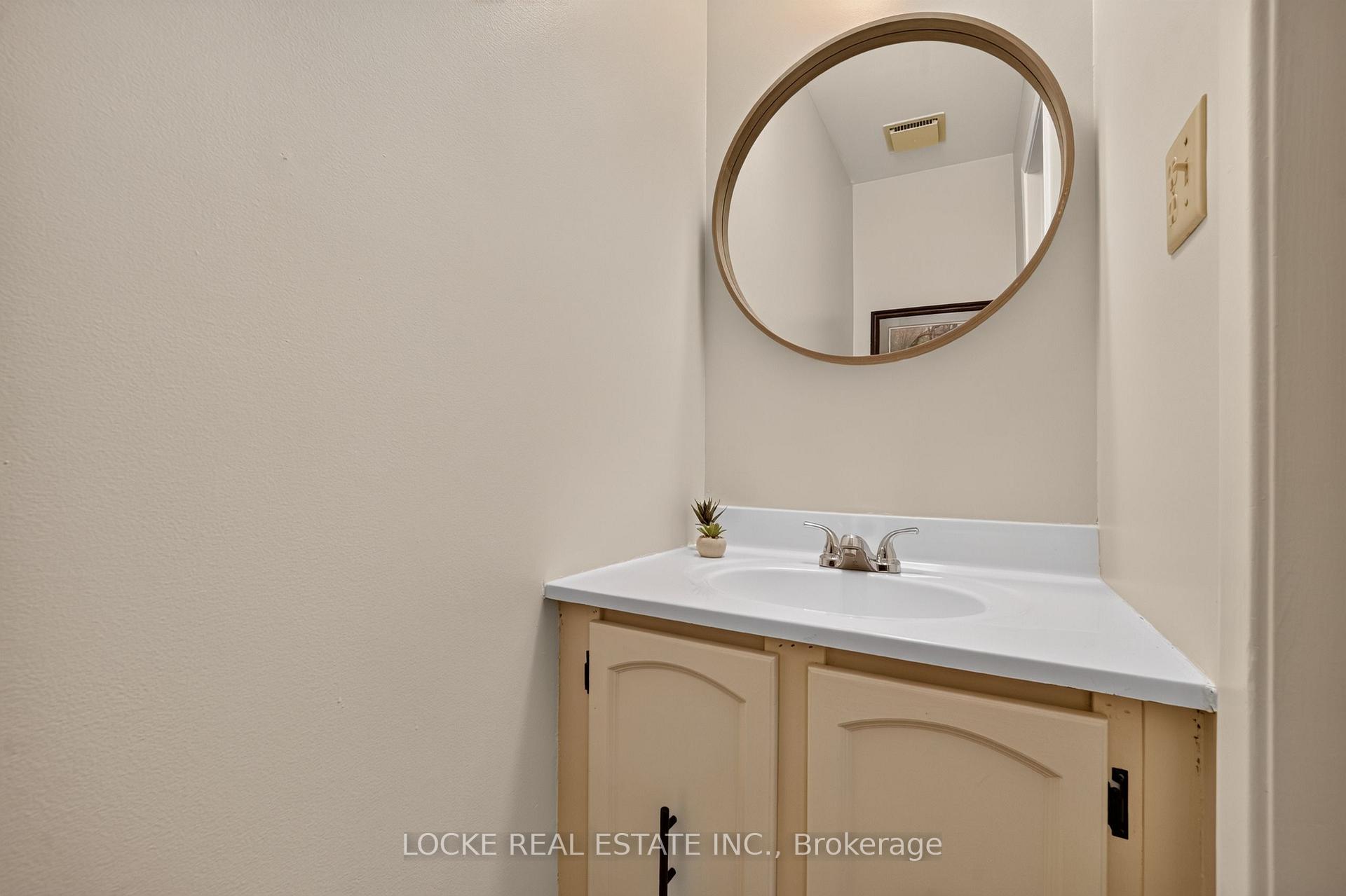 Photo 17 of 1161 Beaujolais Crescent, Ottawa, Convent Glen — HOMEH