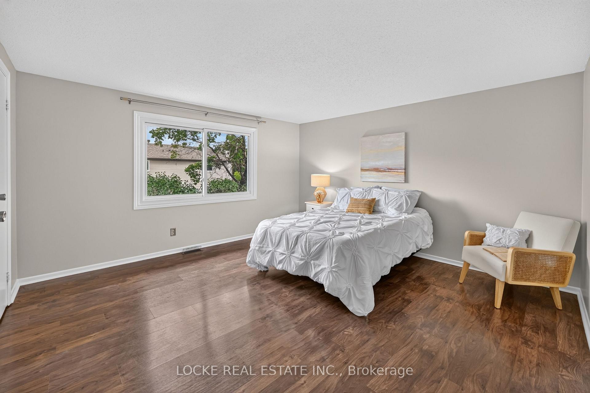 Photo 20 of 1161 Beaujolais Crescent, Ottawa, Convent Glen — HOMEH