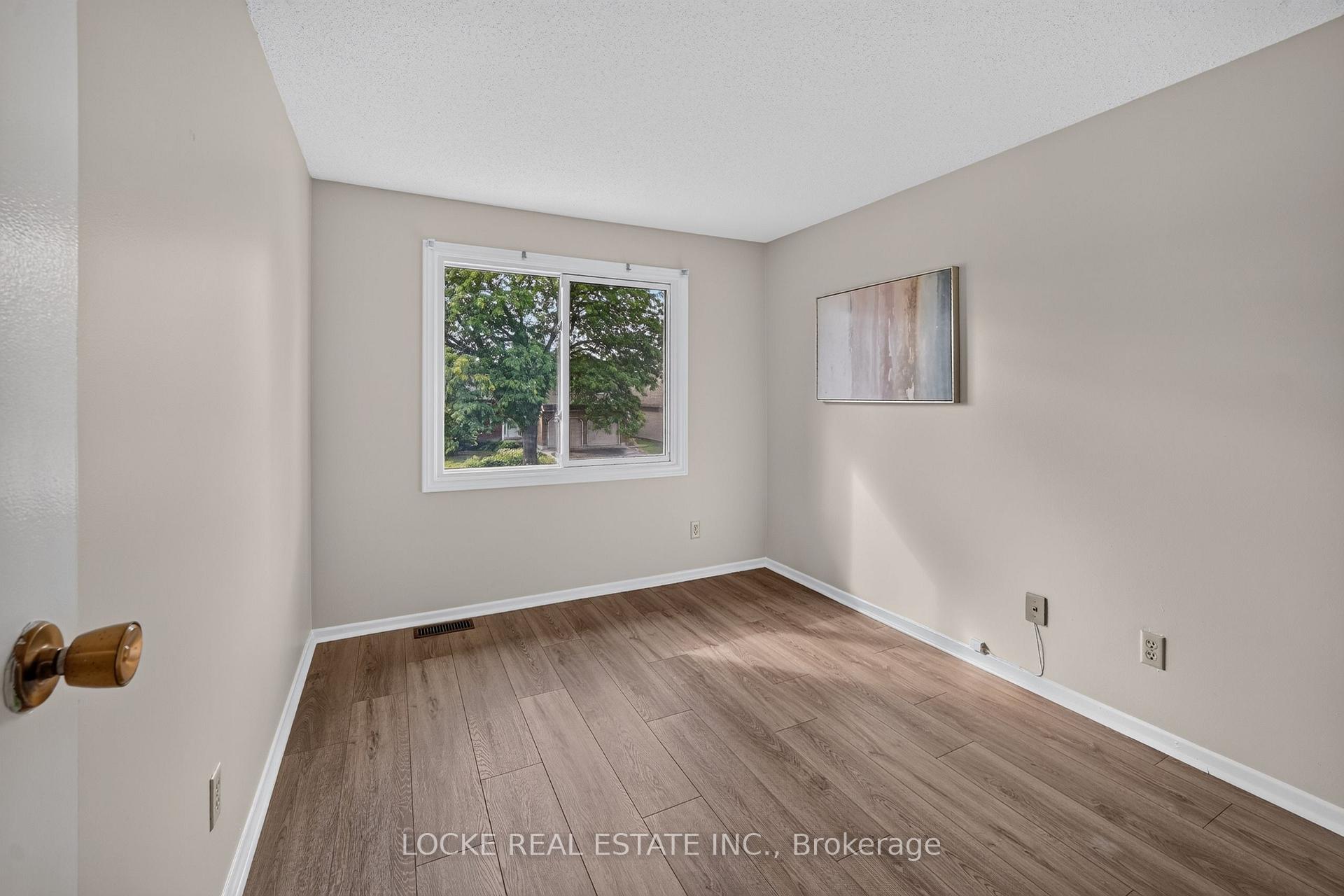 Photo 24 of 1161 Beaujolais Crescent, Ottawa, Convent Glen — HOMEH