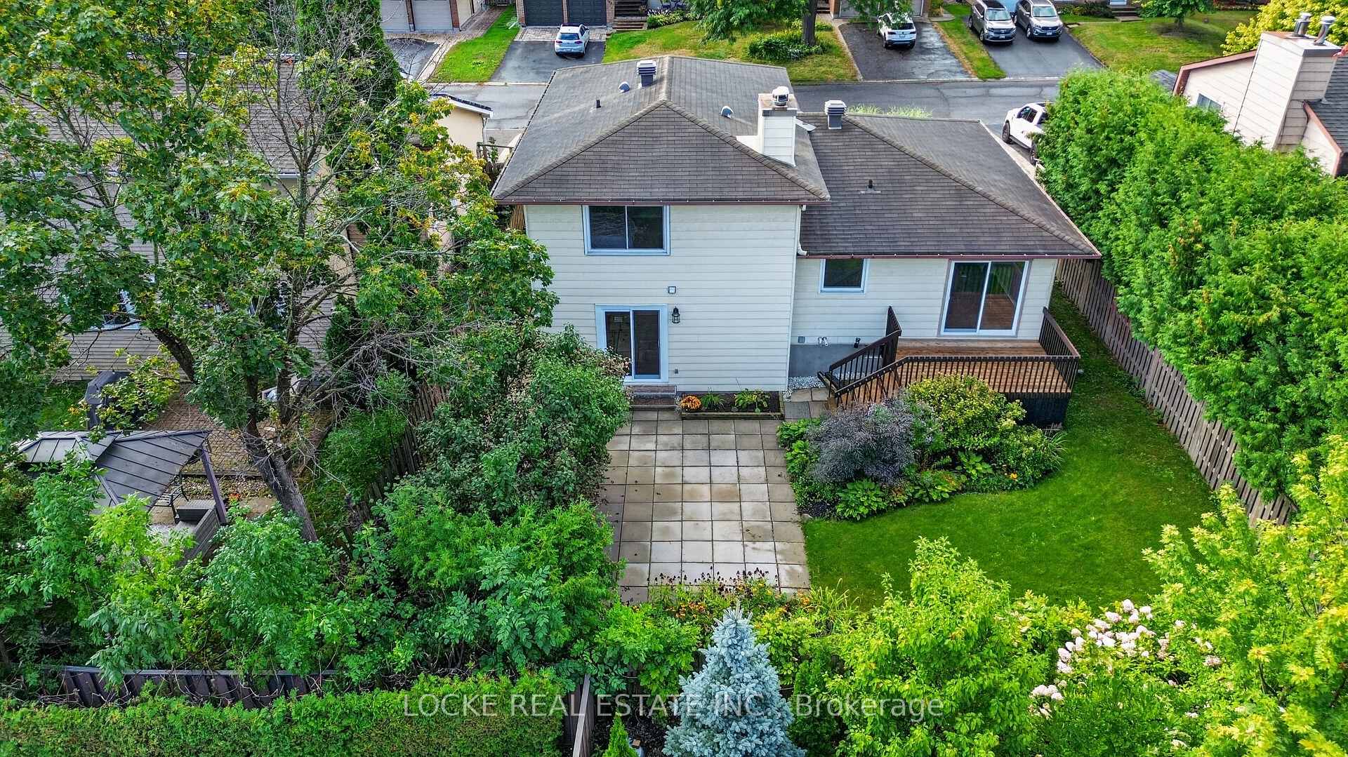 Photo 32 of 1161 Beaujolais Crescent, Ottawa, Convent Glen — HOMEH
