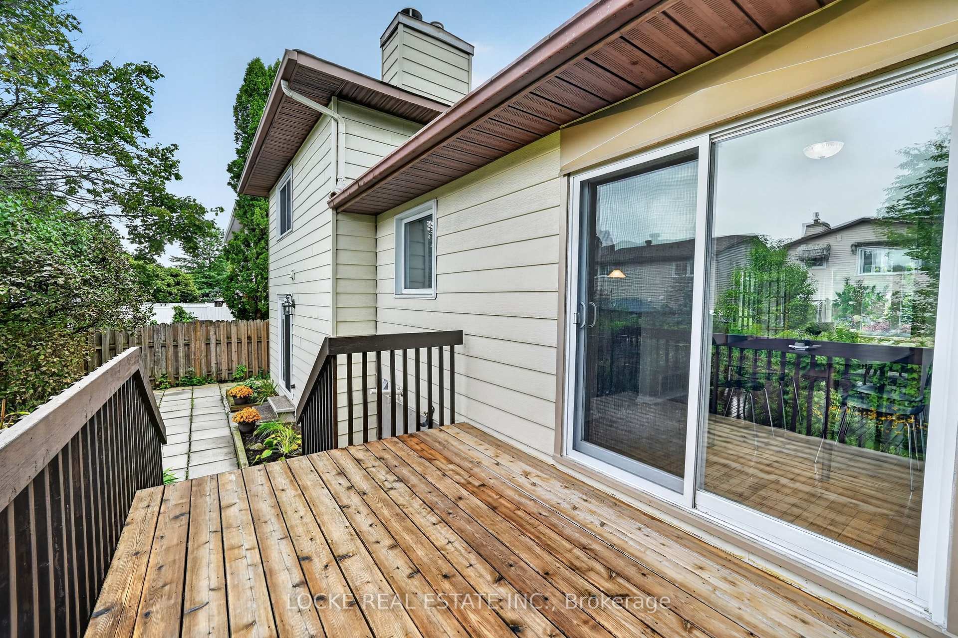 Photo 35 of 1161 Beaujolais Crescent, Ottawa, Convent Glen — HOMEH