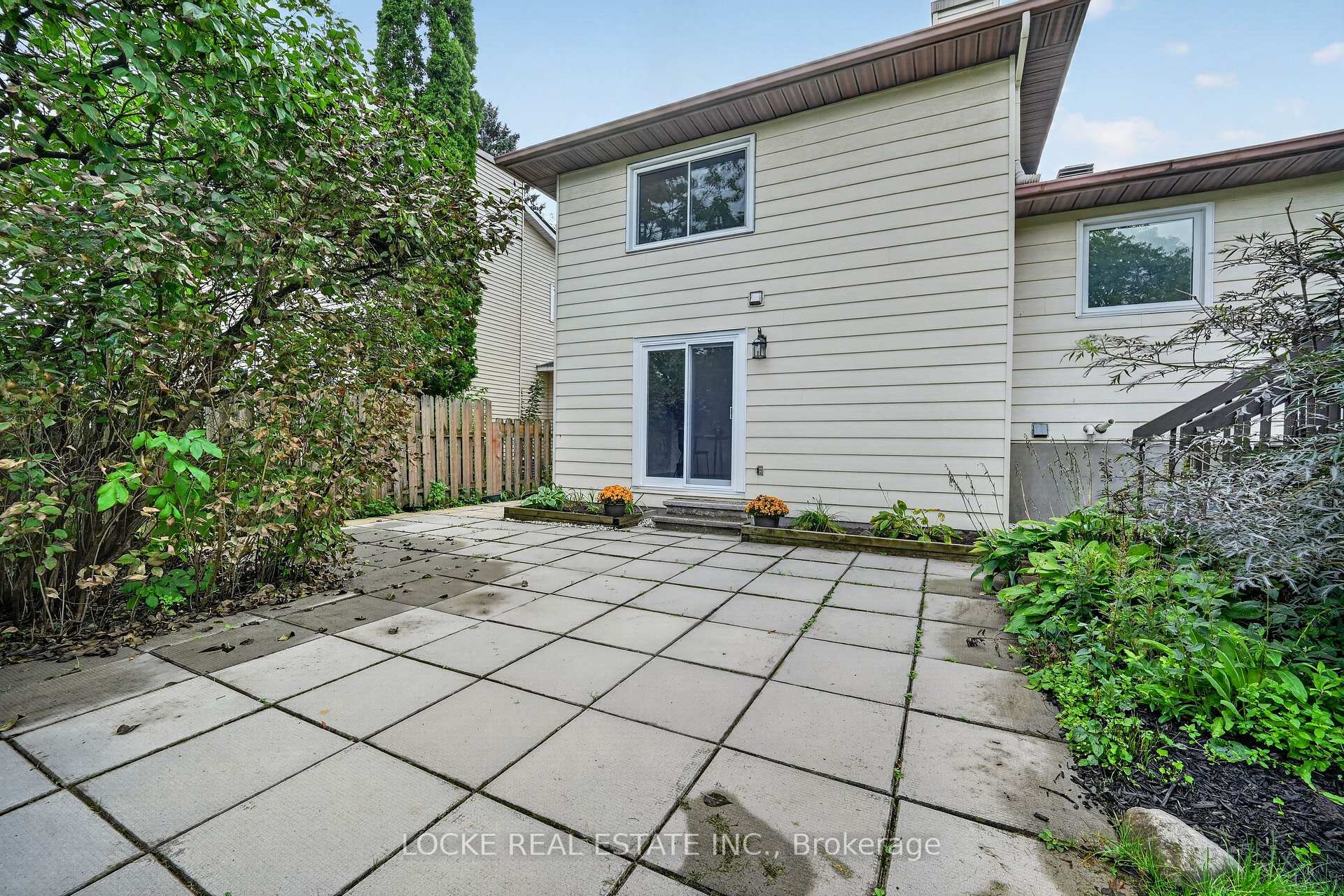 Photo 39 of 1161 Beaujolais Crescent, Ottawa, Convent Glen — HOMEH