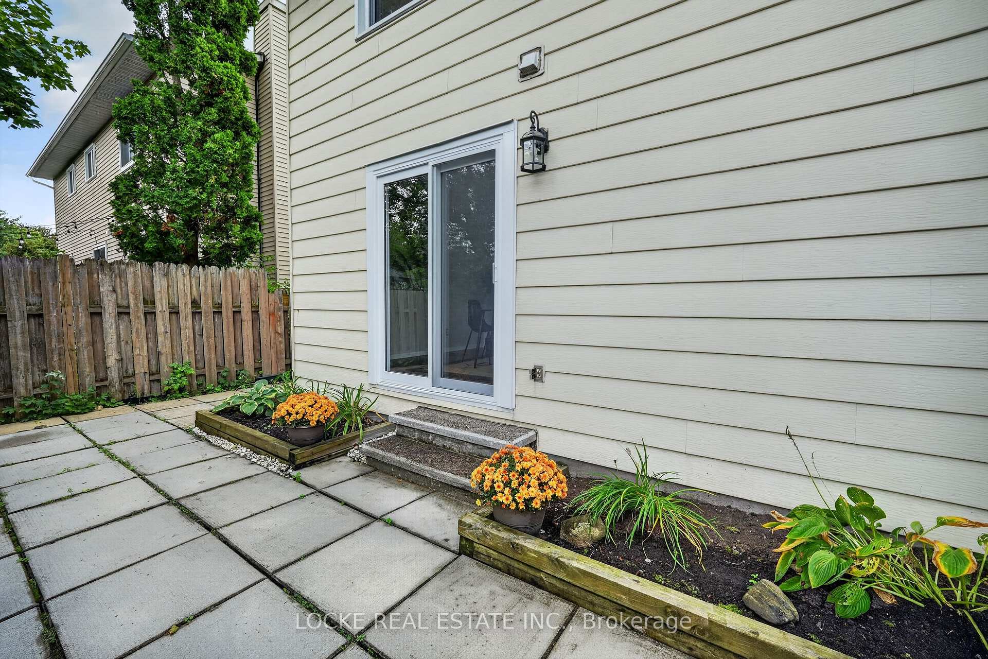 Photo 40 of 1161 Beaujolais Crescent, Ottawa, Convent Glen — HOMEH