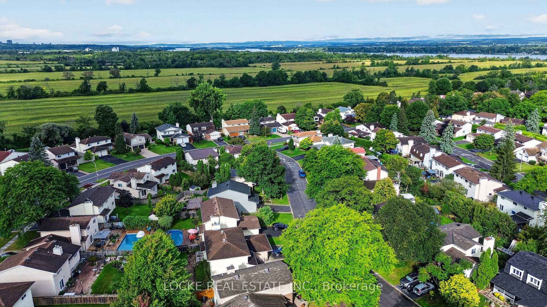 Photo 46 of 1161 Beaujolais Crescent, Ottawa, Convent Glen — HOMEH
