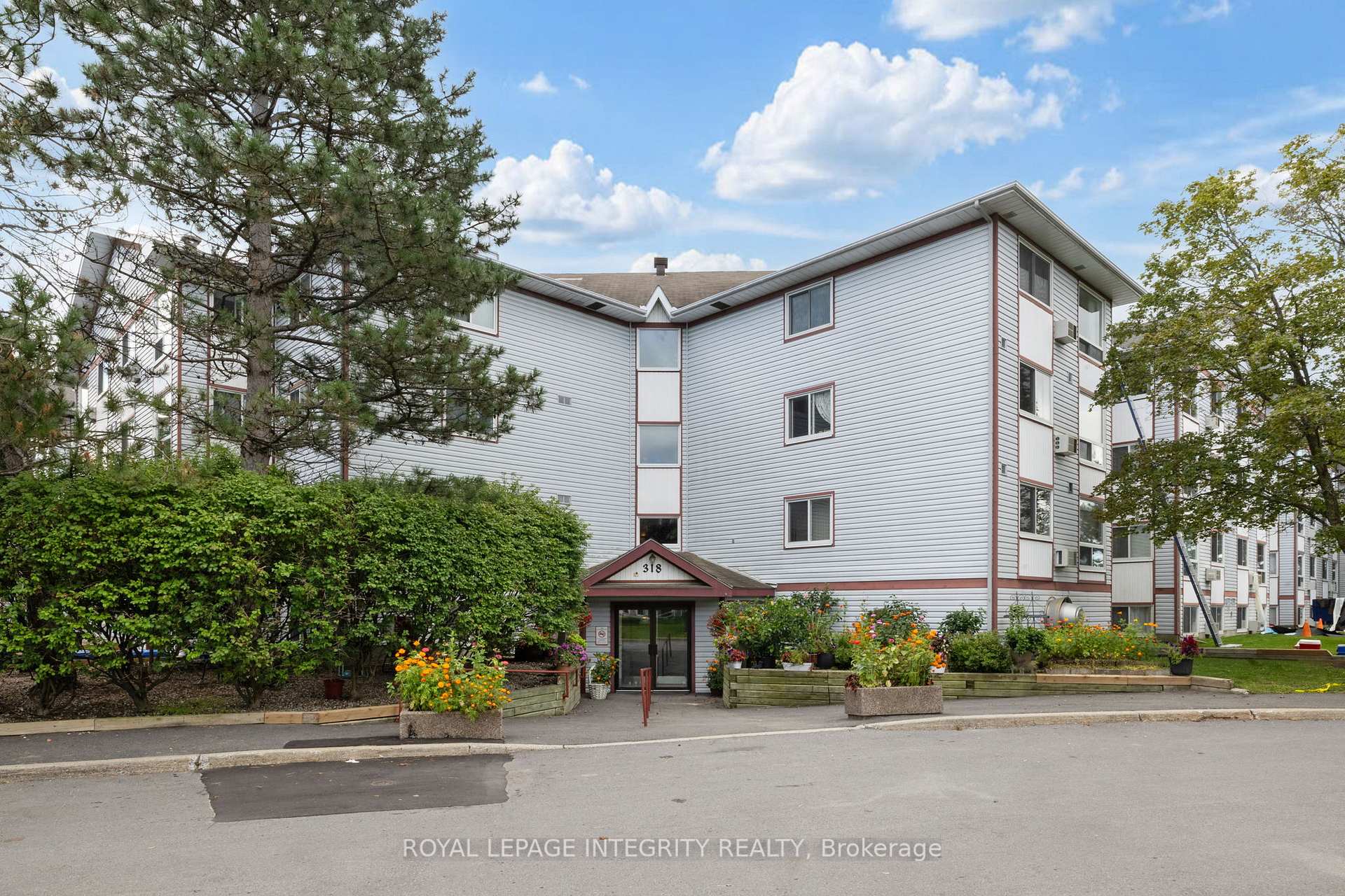 Photo 1 of Unit 124, 318 Lorry Greenberg Drive, Ottawa, Hunt Club Park/Greenboro — HOMEH
