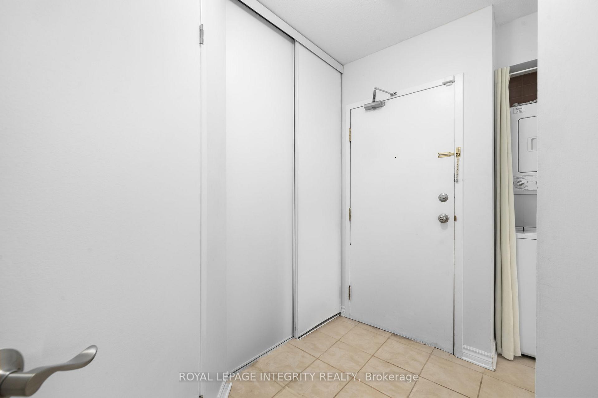 Photo 4 of Unit 124, 318 Lorry Greenberg Drive, Ottawa, Hunt Club Park/Greenboro — HOMEH