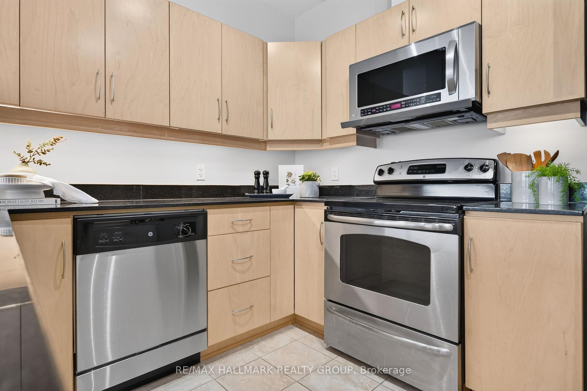 Photo 30 of Unit PH05, 235 Kent Street, Ottawa, Ottawa Centre — HOMEH