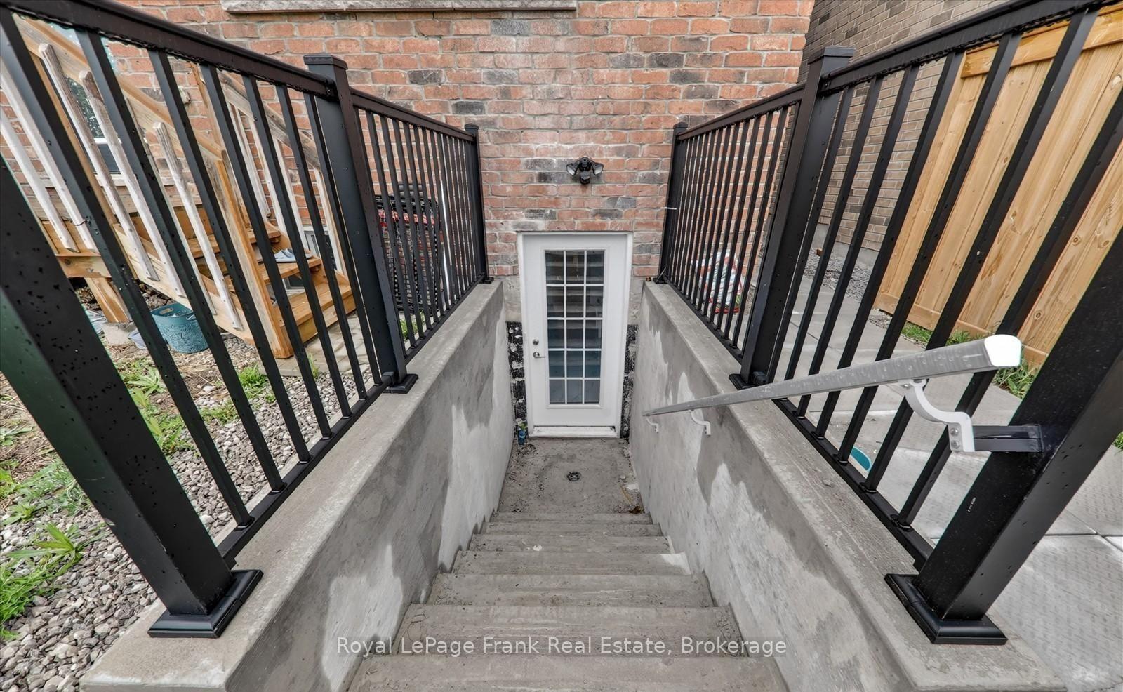 Photo 2 of 1159 Dragonfly Ave, Pickering, Rural Pickering — HOMEH