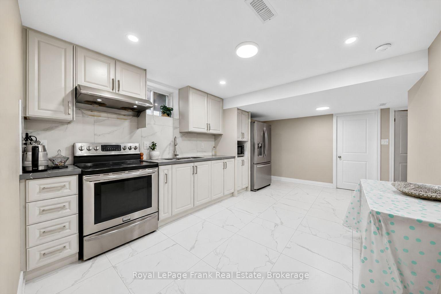 Photo 5 of 1159 Dragonfly Ave, Pickering, Rural Pickering — HOMEH
