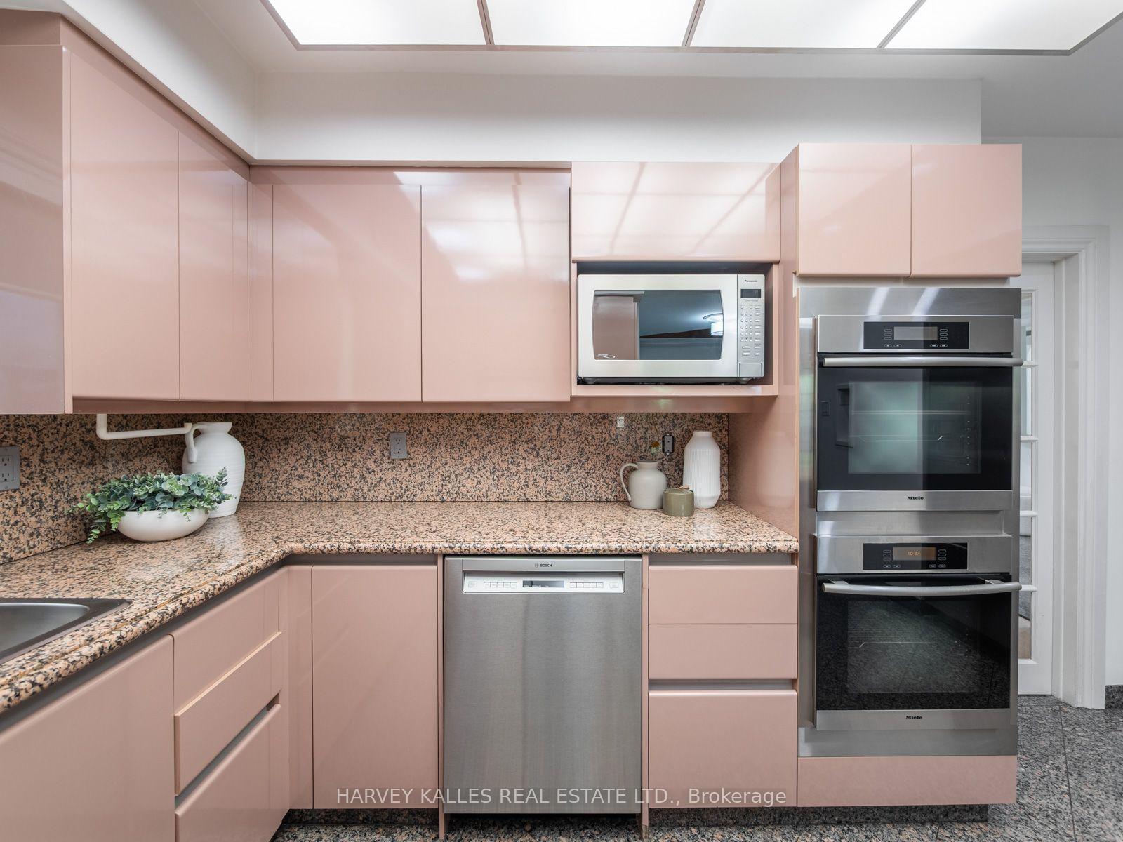 Photo 15 of 26 Vesta Drive, Toronto, Forest Hill South — HOMEH