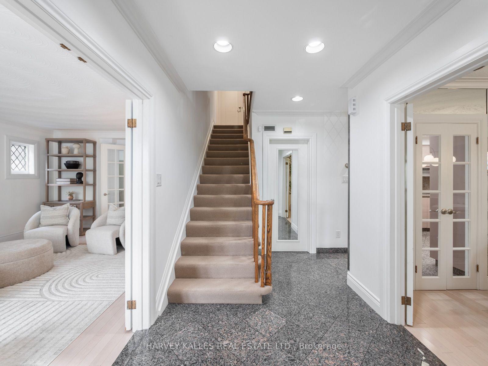 Photo 18 of 26 Vesta Drive, Toronto, Forest Hill South — HOMEH