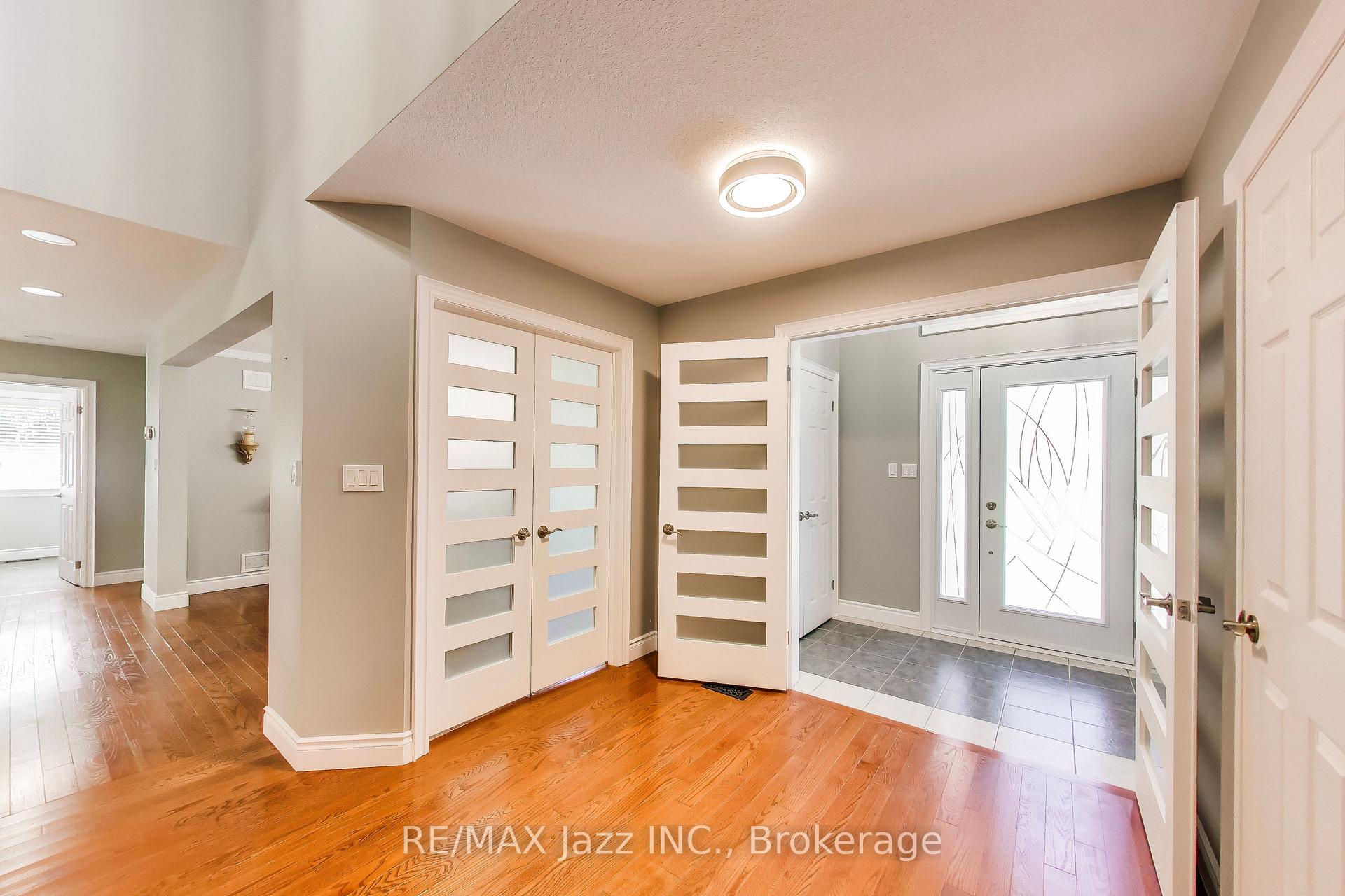 Photo 5 of 45 Windsor Valley Place, Clarington, Courtice — HOMEH