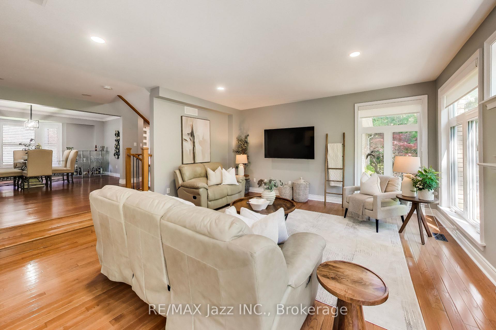 Photo 8 of 45 Windsor Valley Place, Clarington, Courtice — HOMEH