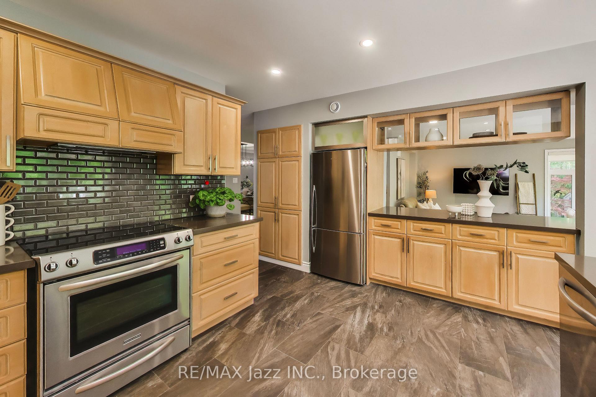 Photo 12 of 45 Windsor Valley Place, Clarington, Courtice — HOMEH