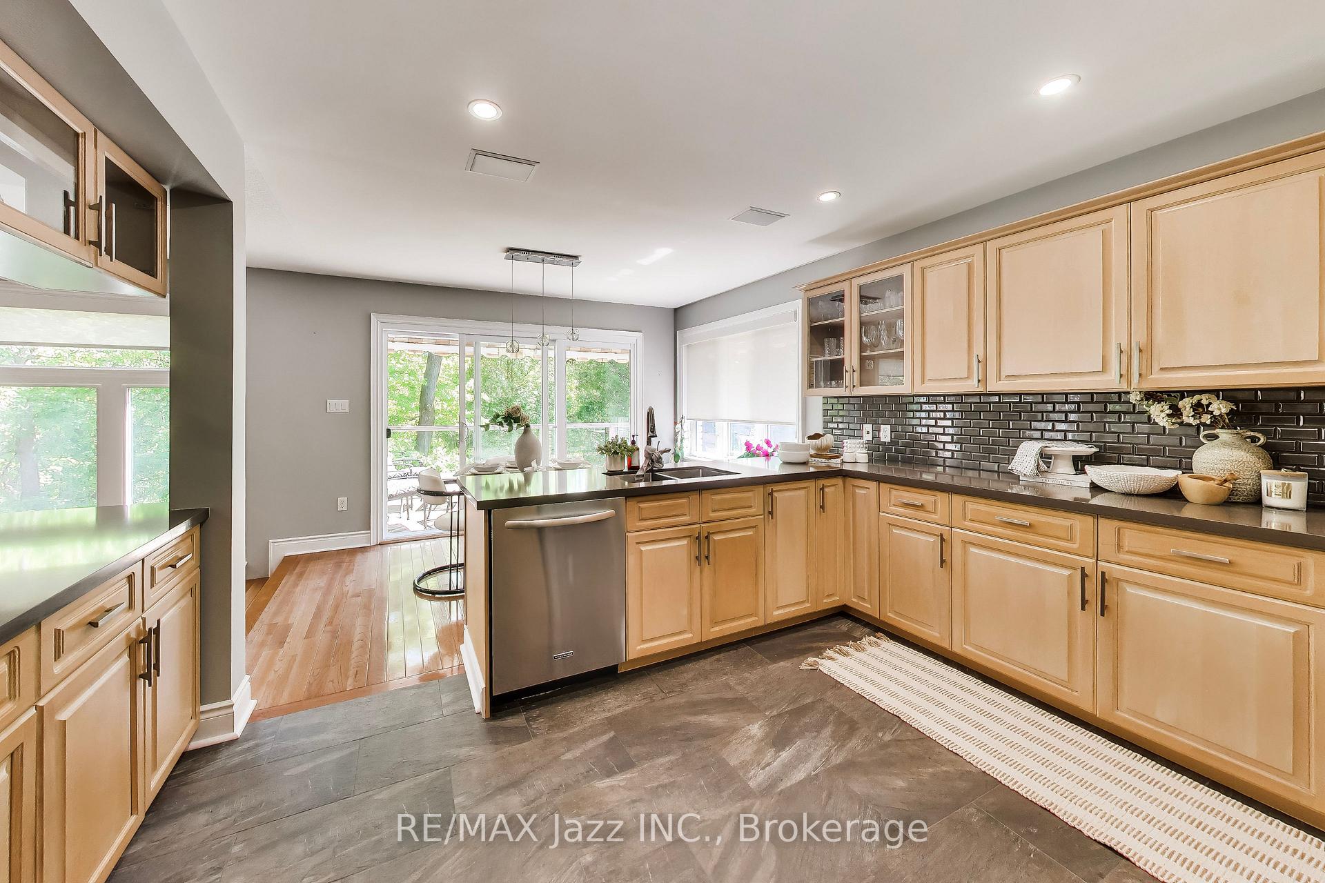 Photo 13 of 45 Windsor Valley Place, Clarington, Courtice — HOMEH
