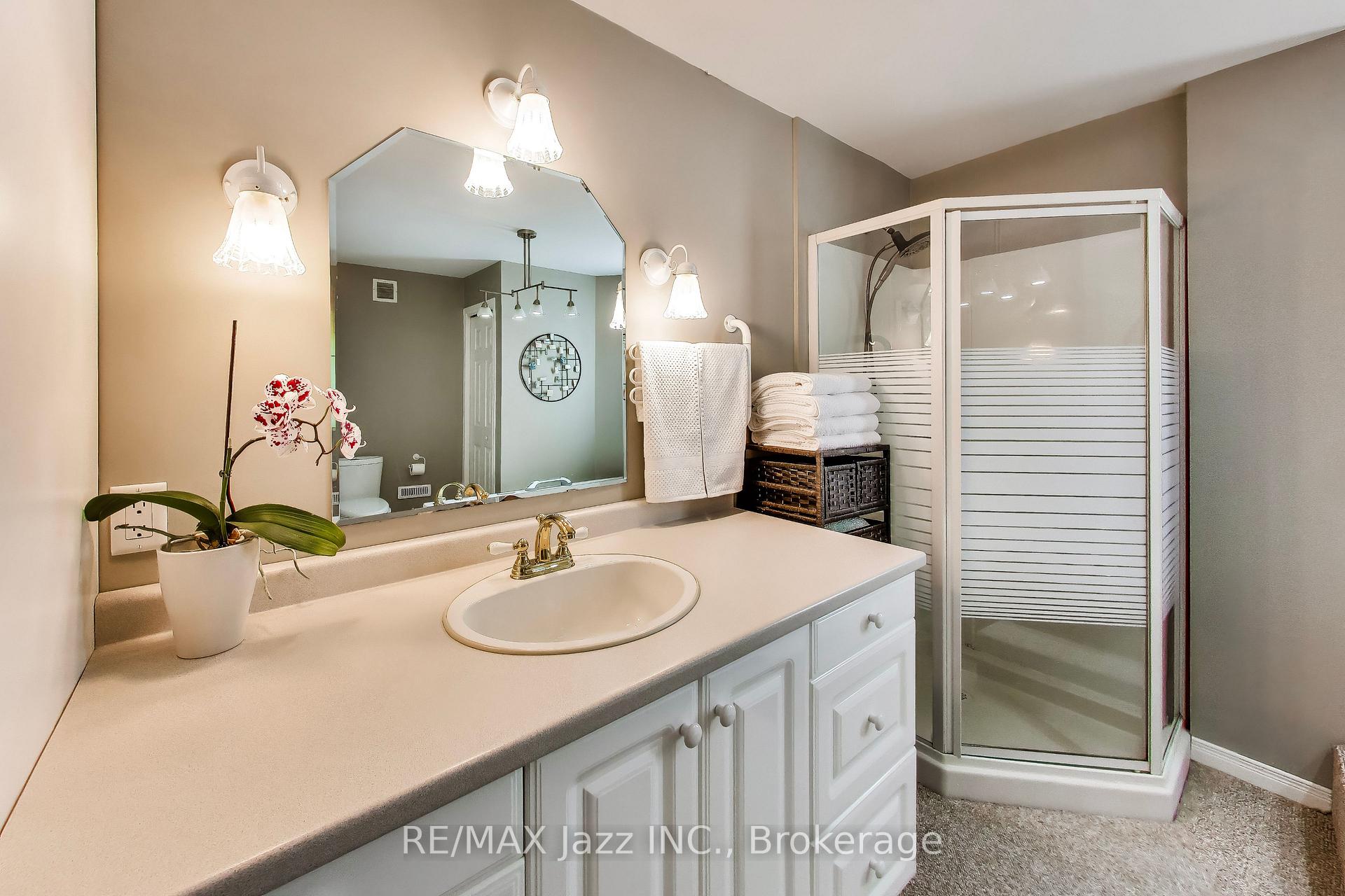 Photo 39 of 45 Windsor Valley Place, Clarington, Courtice — HOMEH
