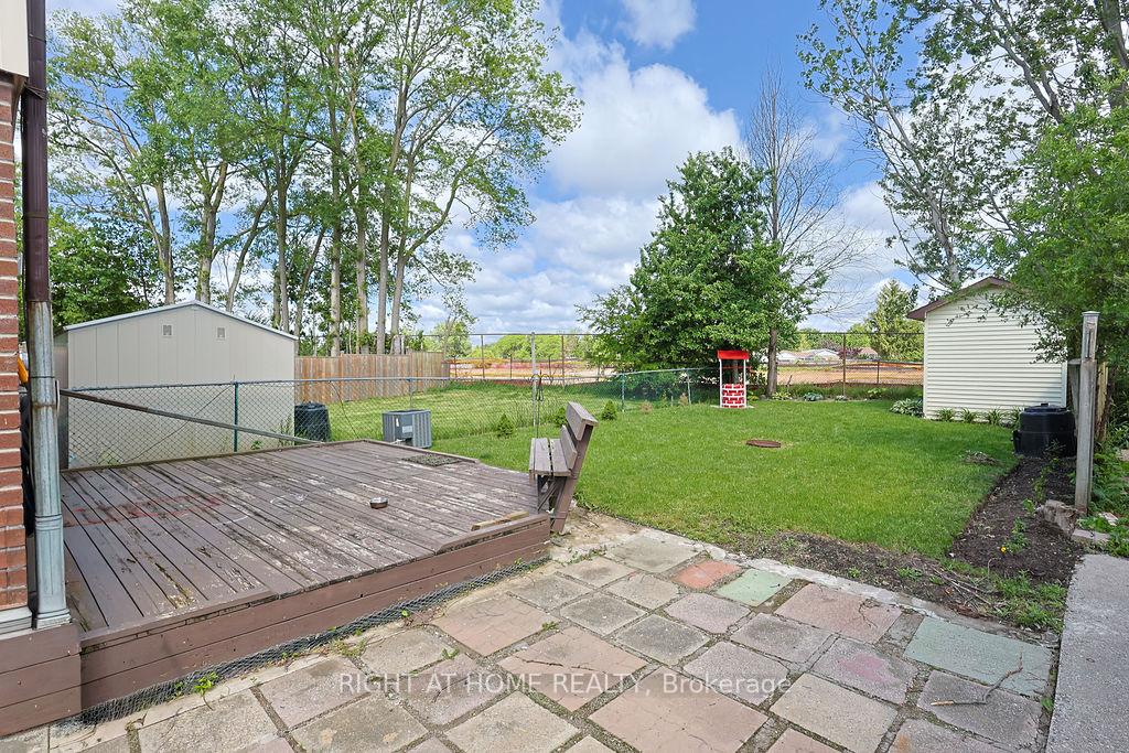 Photo 4 of 208 Admiral Drive, London, East I — HOMEH