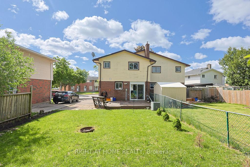 Photo 7 of 208 Admiral Drive, London, East I — HOMEH