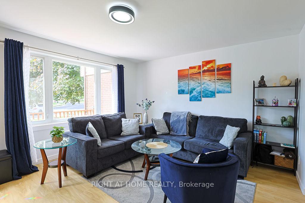 Photo 9 of 208 Admiral Drive, London, East I — HOMEH