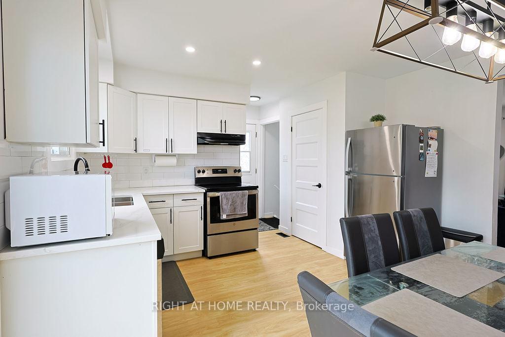 Photo 12 of 208 Admiral Drive, London, East I — HOMEH