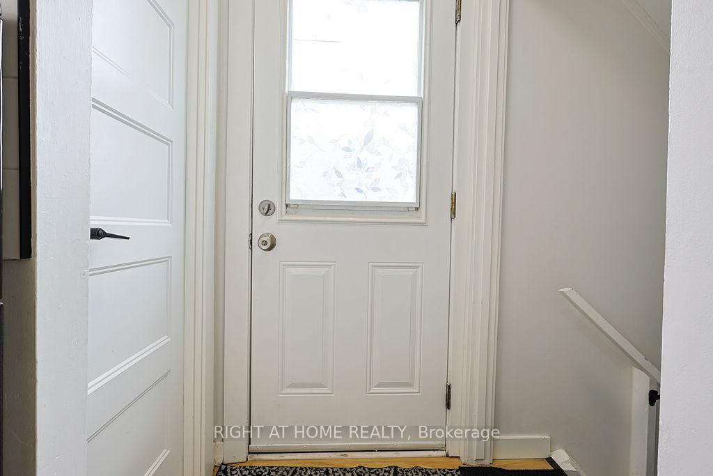 Photo 17 of 208 Admiral Drive, London, East I — HOMEH