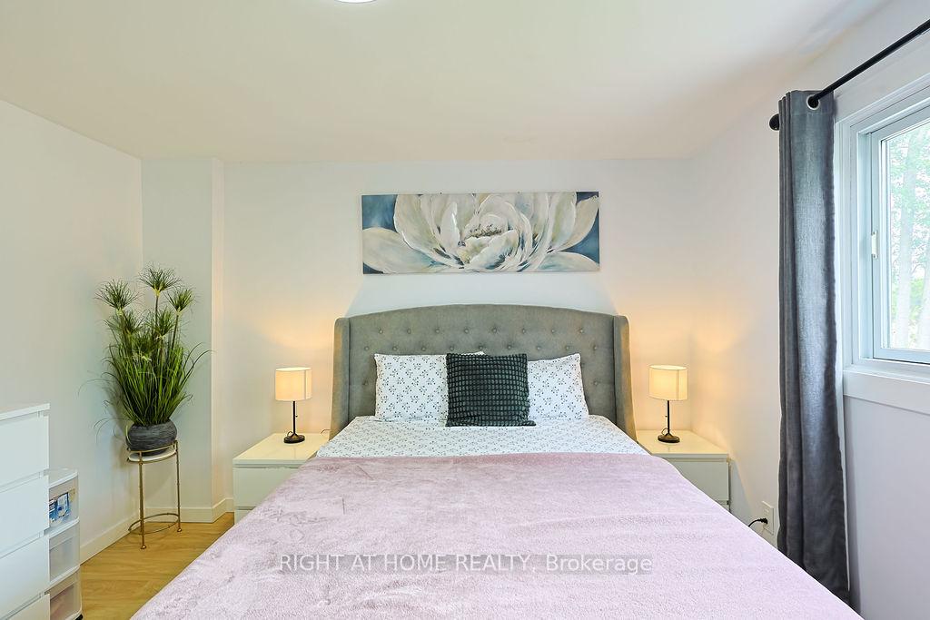 Photo 20 of 208 Admiral Drive, London, East I — HOMEH