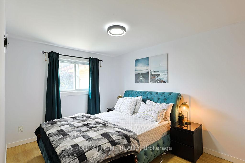 Photo 24 of 208 Admiral Drive, London, East I — HOMEH